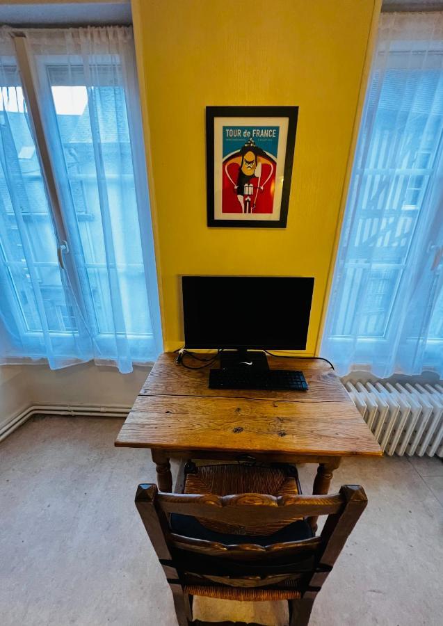 A La Maison - hébergement de luxe Domfront  Esterno foto